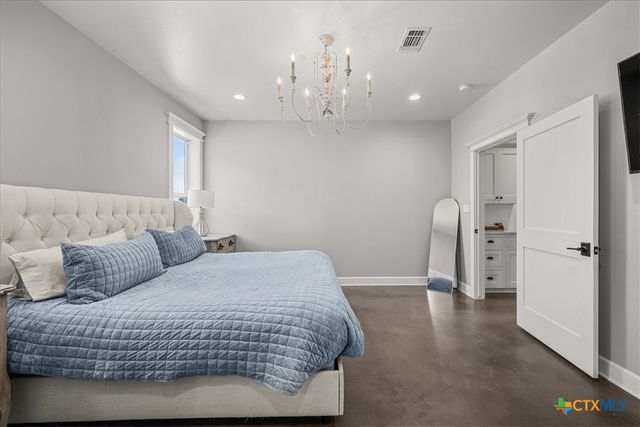 98 County Road 957b, Schulenburg, TX 78956