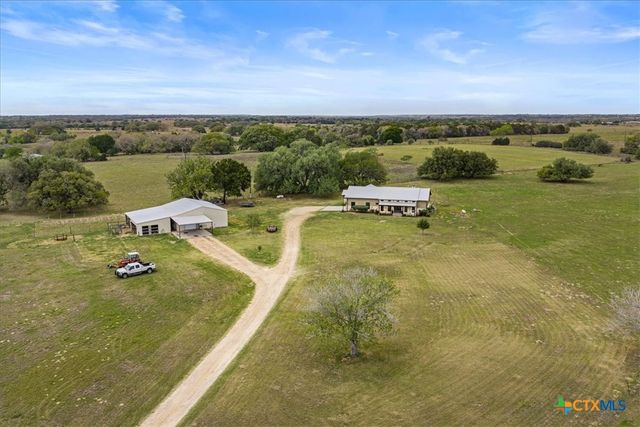 98 County Road 957b, Schulenburg, TX 78956