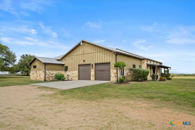 98 County Road 957b, Schulenburg, TX 78956