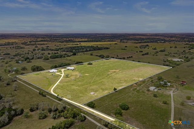 98 County Road 957b, Schulenburg, TX 78956