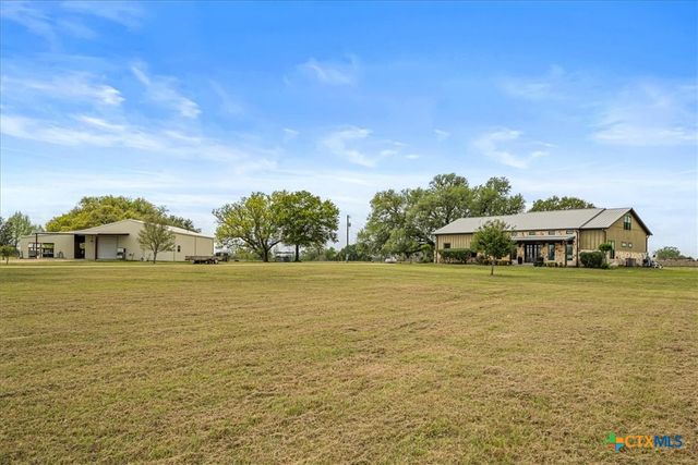 98 County Road 957b, Schulenburg, TX 78956