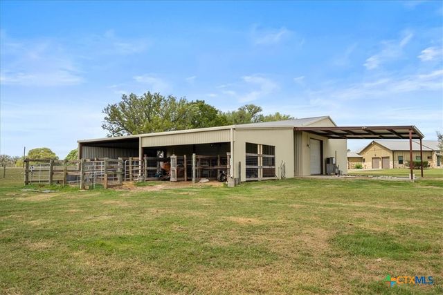 98 County Road 957b, Schulenburg, TX 78956