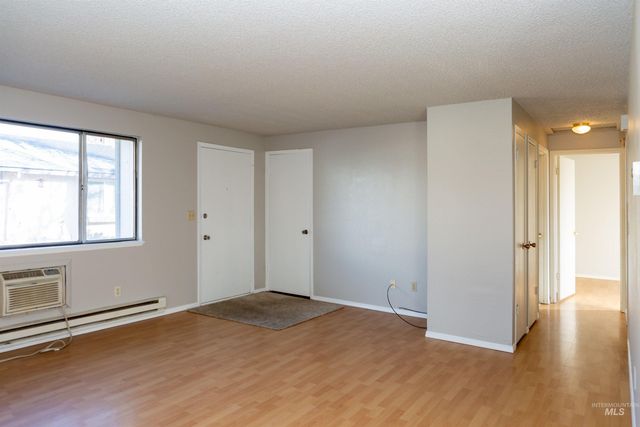 1566 S Oakland Ave, Boise, ID 83706