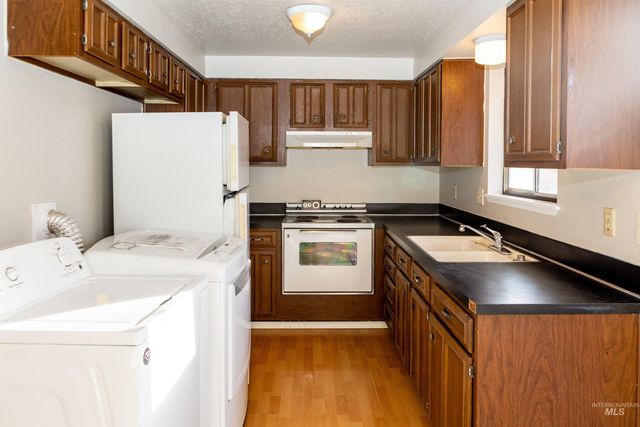 1566 S Oakland Ave, Boise, ID 83706