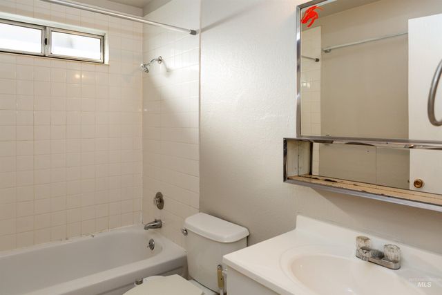 1566 S Oakland Ave, Boise, ID 83706