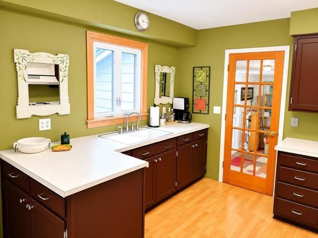 49905 North Avenue, Macomb Twp, MI 48042