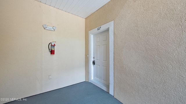 6099 MAGGIES Circle 107, Jacksonville, FL 32244