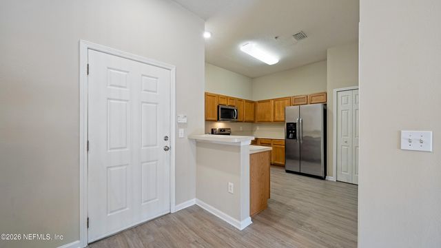 6099 MAGGIES Circle 107, Jacksonville, FL 32244
