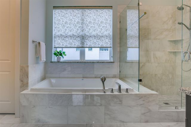 381 E Greenbriar Lane 804, Dallas, TX 75203