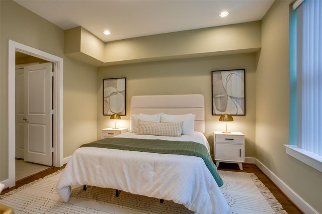 381 E Greenbriar Lane 804, Dallas, TX 75203