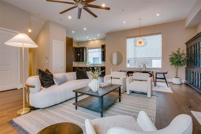 381 E Greenbriar Lane 804, Dallas, TX 75203