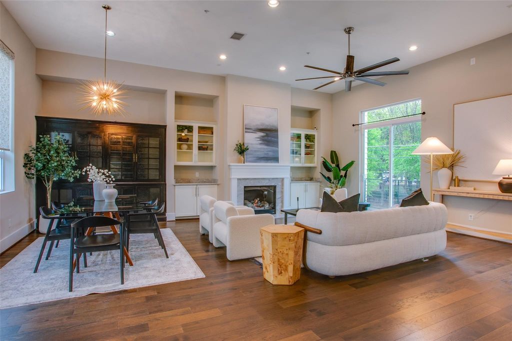 381 E Greenbriar Lane 804, Dallas, TX 75203