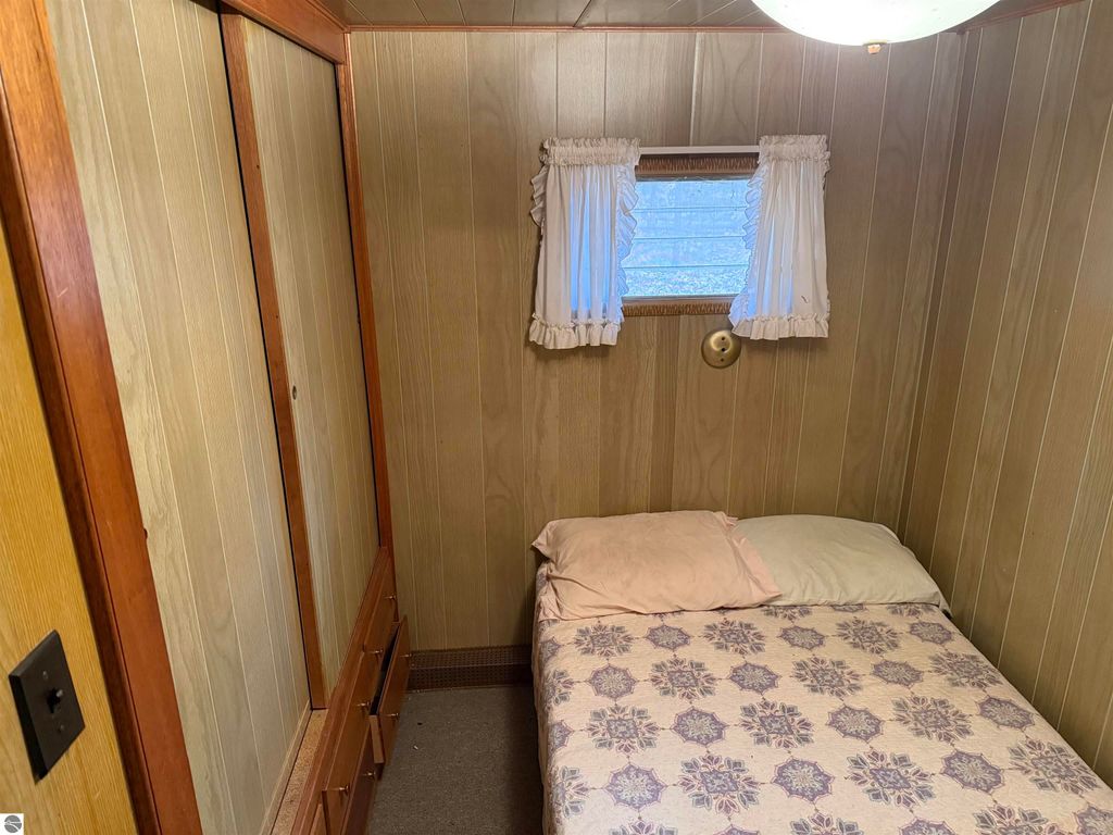 Image 16 of property listing at 9544 W 34 Road, Harrietta, MI 49638