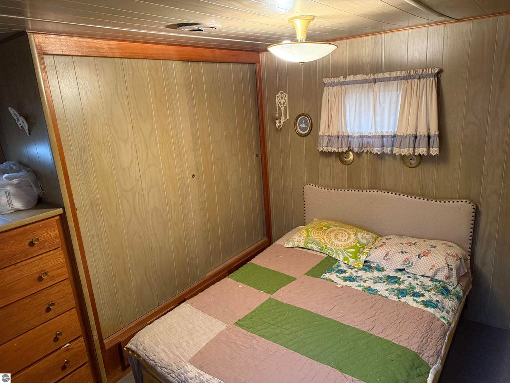 Image 18 of property listing at 9544 W 34 Road, Harrietta, MI 49638