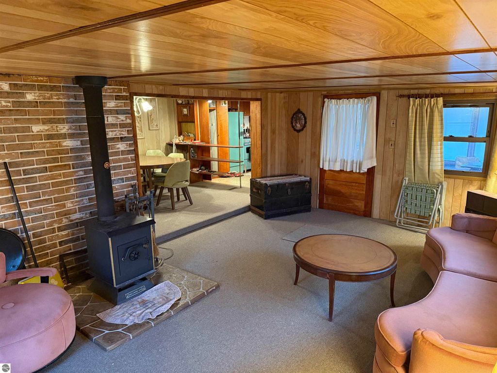 Image 8 of property listing at 9544 W 34 Road, Harrietta, MI 49638