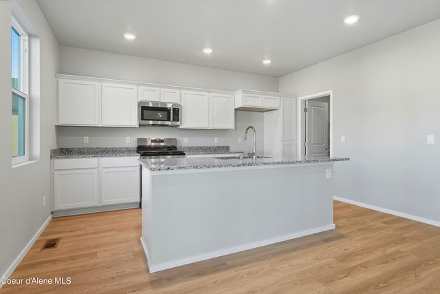 5441 E Aquila Ave, Post Falls, ID 83854