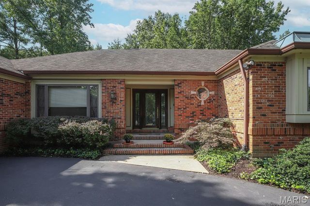 13290 Tall Pine Court, Town And Country, MO 63017