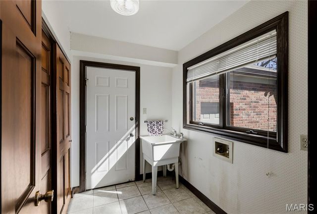 13290 Tall Pine Court, Town And Country, MO 63017