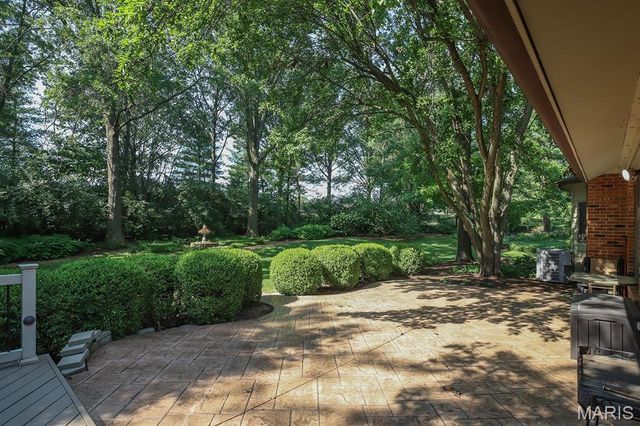 13290 Tall Pine Court, Town And Country, MO 63017