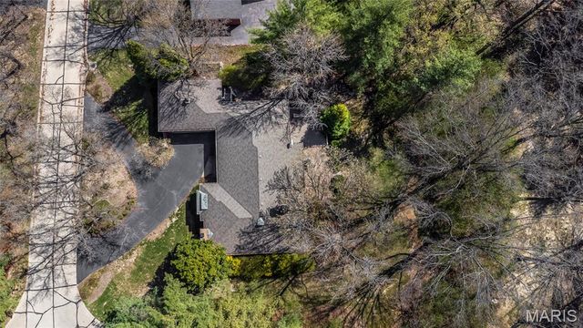 13290 Tall Pine Court, Town And Country, MO 63017