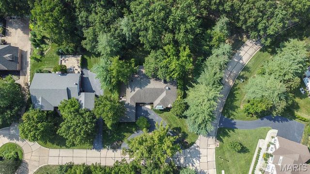 13290 Tall Pine Court, Town And Country, MO 63017