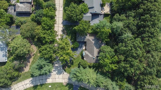 13290 Tall Pine Court, Town And Country, MO 63017