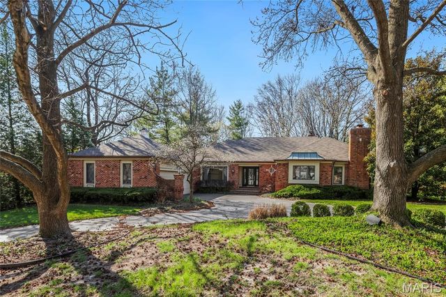 13290 Tall Pine Court, Town And Country, MO 63017