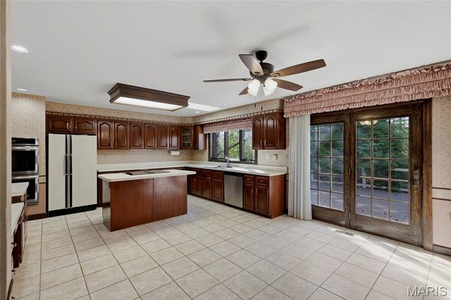 13290 Tall Pine Court, Town And Country, MO 63017