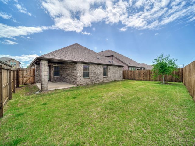 9733 Tinsley Street, Aubrey, TX 76227
