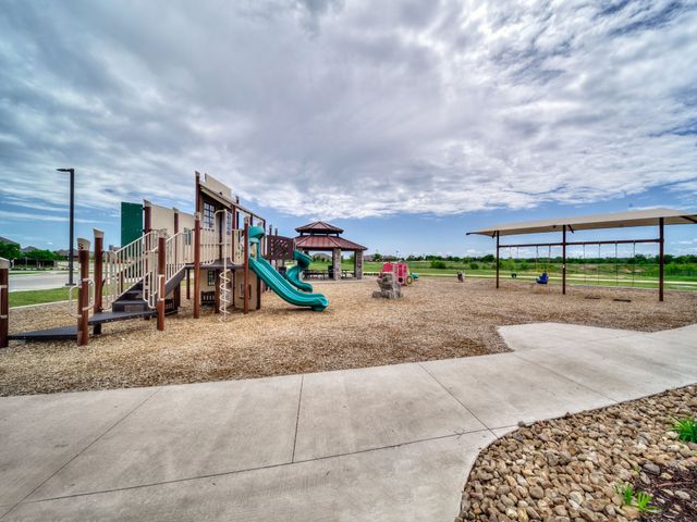 9733 Tinsley Street, Aubrey, TX 76227