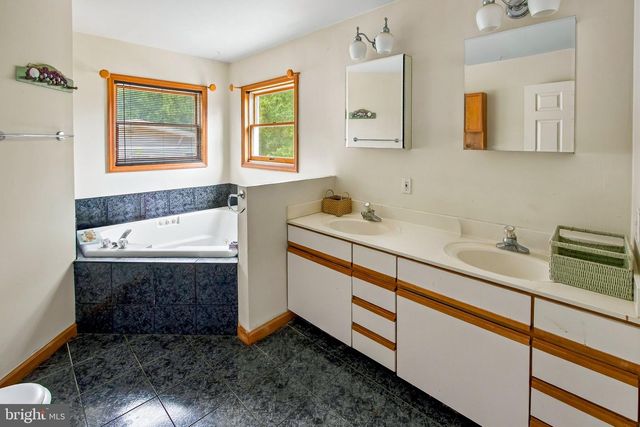 3056 JACKSON RD, Williamstown, NJ 08094