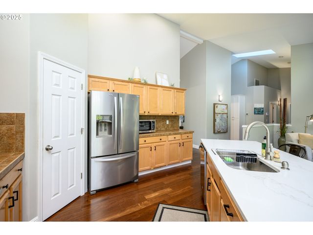 2379 Sw LEO St, Mc Minnville, OR 97128