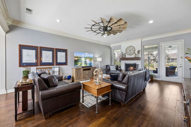 5704 Nutcracker Drive, Granbury, TX 76049