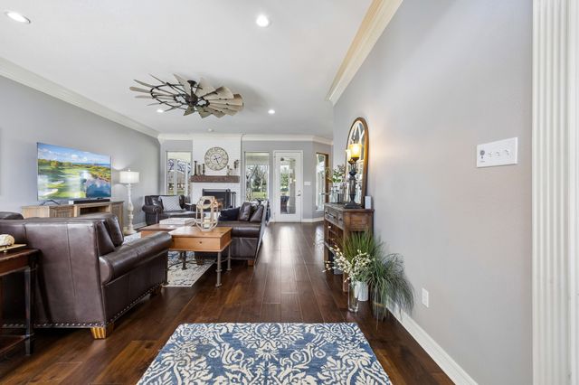 5704 Nutcracker Drive, Granbury, TX 76049