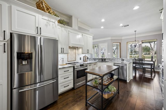 5704 Nutcracker Drive, Granbury, TX 76049