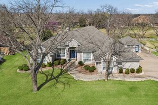 5704 Nutcracker Drive, Granbury, TX 76049