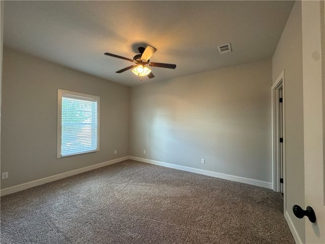 203 Brentwood Drive E 76, College Station, TX 77840