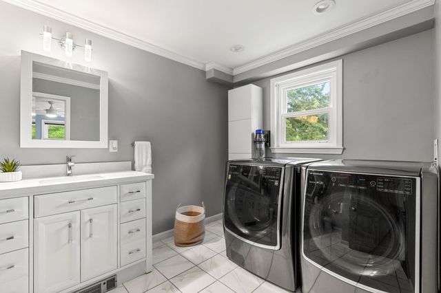 29 Harris Road, Windham, NH 03087