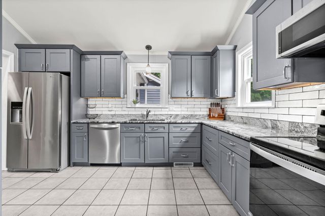 29 Harris Road, Windham, NH 03087