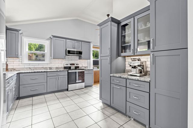 29 Harris Road, Windham, NH 03087
