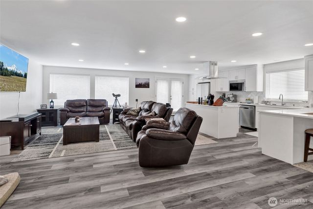3320 E Montgomery Street, Mount Vernon, WA 98274