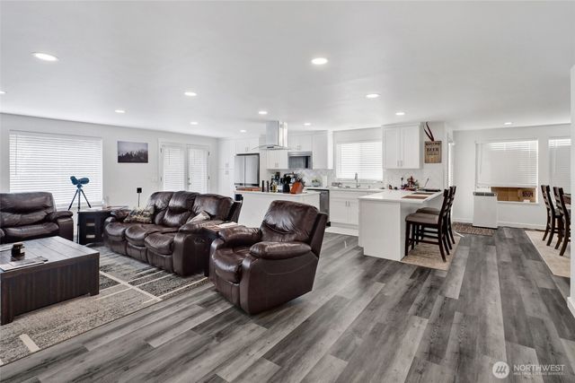 3320 E Montgomery Street, Mount Vernon, WA 98274