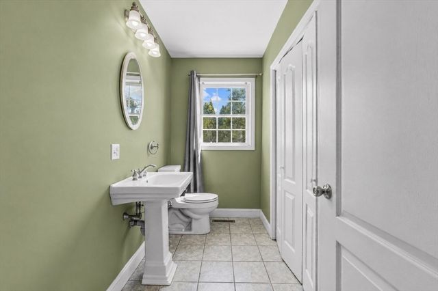 563 Woodman St, Fall River, MA 02724