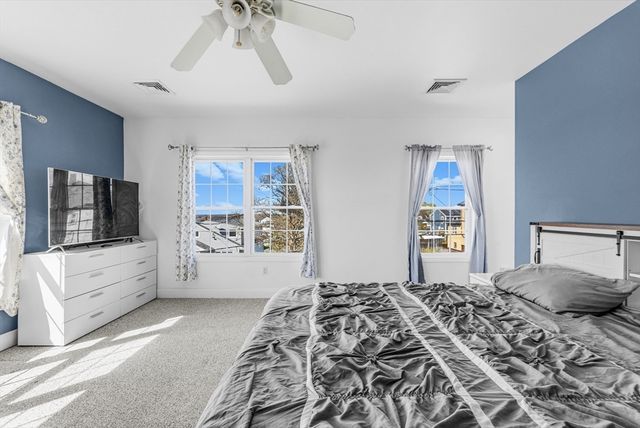 563 Woodman St, Fall River, MA 02724