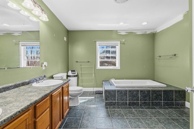 563 Woodman St, Fall River, MA 02724