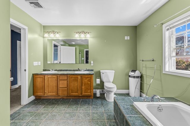 563 Woodman St, Fall River, MA 02724