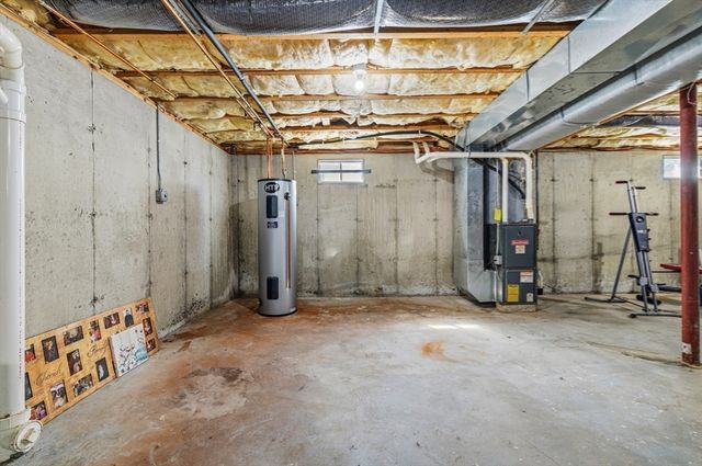 563 Woodman St, Fall River, MA 02724