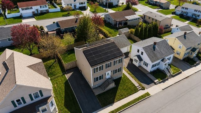 563 Woodman St, Fall River, MA 02724