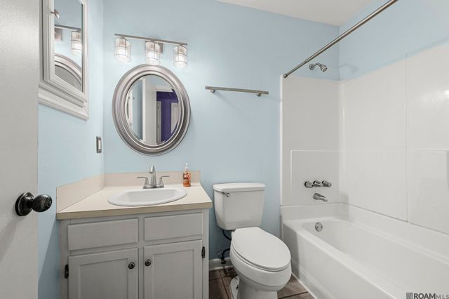 1329 Harwich Dr, Baton Rouge, LA 70820