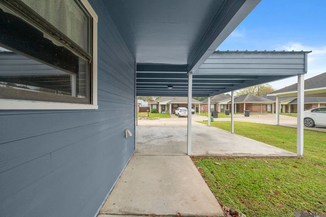 1329 Harwich Dr, Baton Rouge, LA 70820